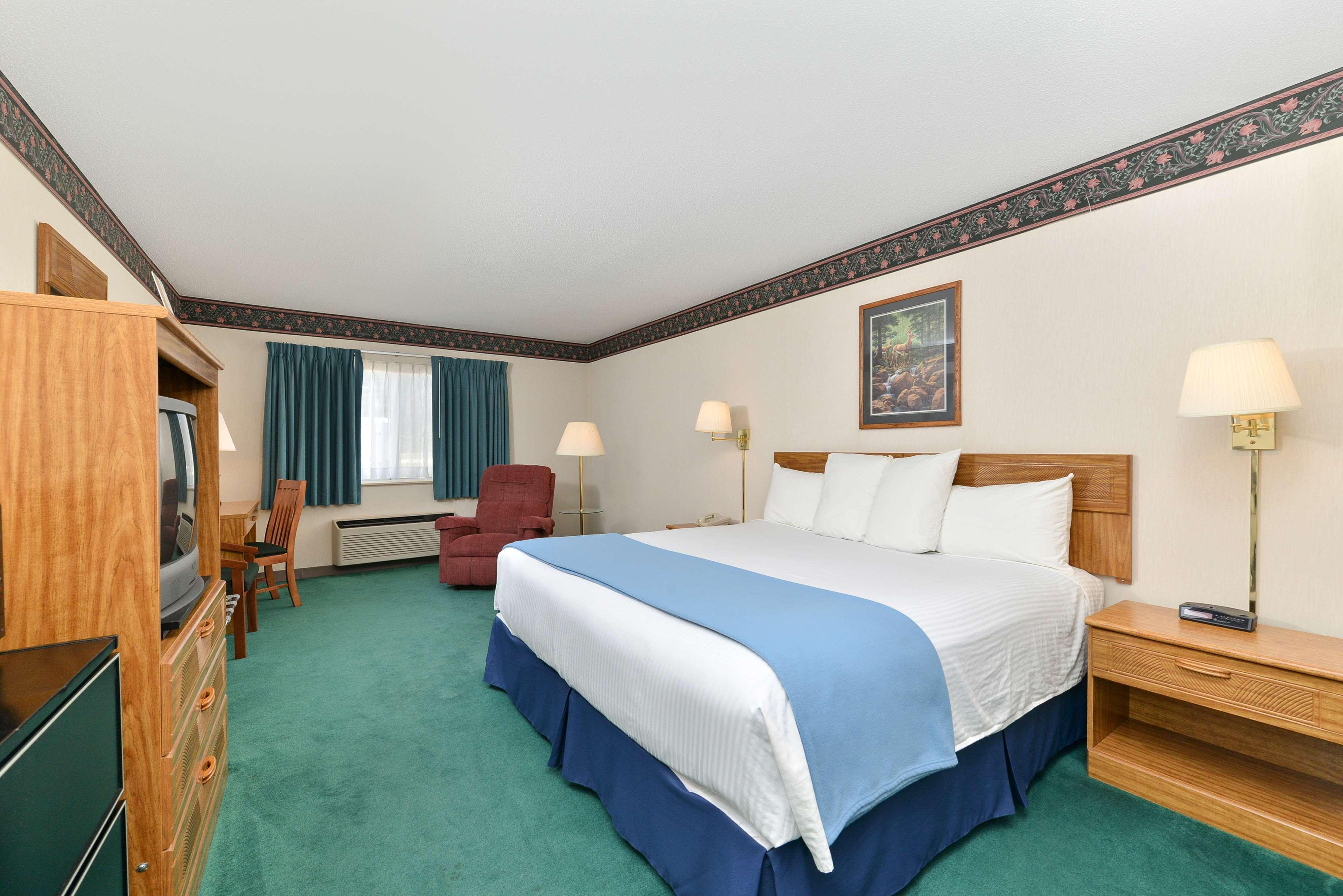 Americas Best Value Inn & Suites - Tahquamenon Country Newberry Exteriér fotografie