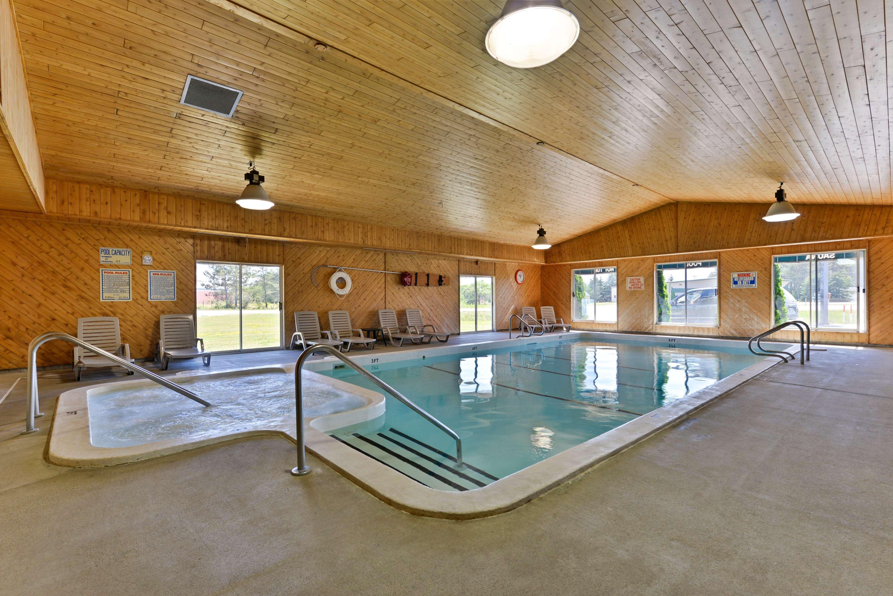Americas Best Value Inn & Suites - Tahquamenon Country Newberry Exteriér fotografie
