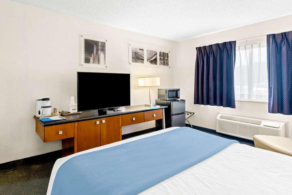 Americas Best Value Inn & Suites - Tahquamenon Country Newberry Pokoj fotografie