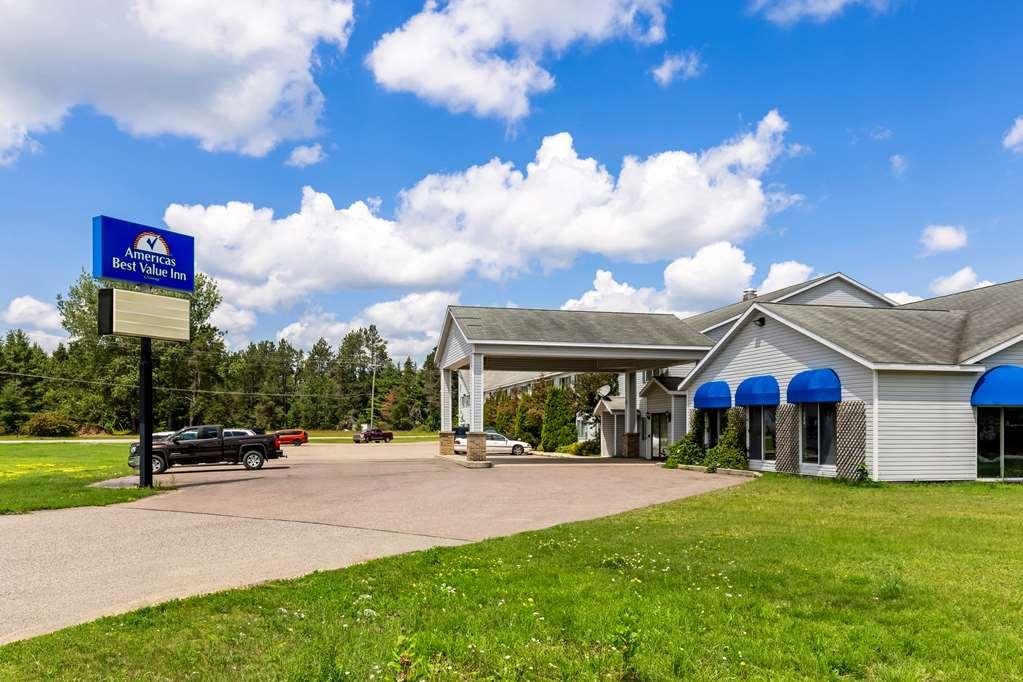 Americas Best Value Inn & Suites - Tahquamenon Country Newberry Exteriér fotografie