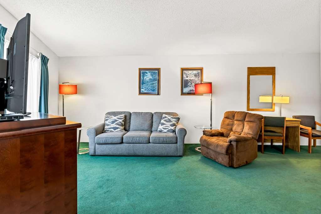 Americas Best Value Inn & Suites - Tahquamenon Country Newberry Pokoj fotografie