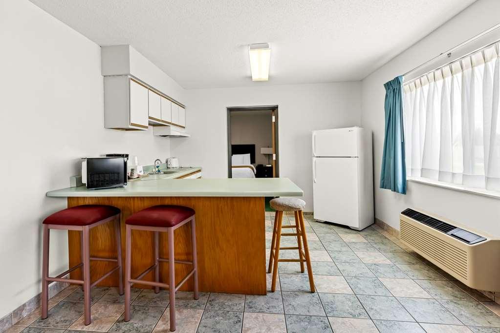 Americas Best Value Inn & Suites - Tahquamenon Country Newberry Pokoj fotografie