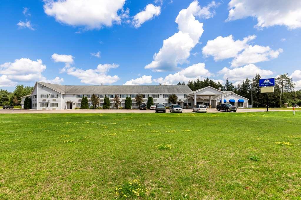 Americas Best Value Inn & Suites - Tahquamenon Country Newberry Exteriér fotografie