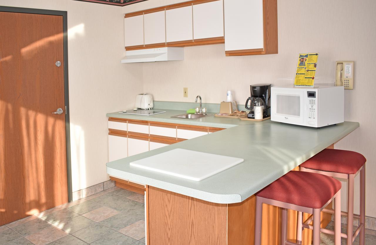 Americas Best Value Inn & Suites - Tahquamenon Country Newberry Exteriér fotografie