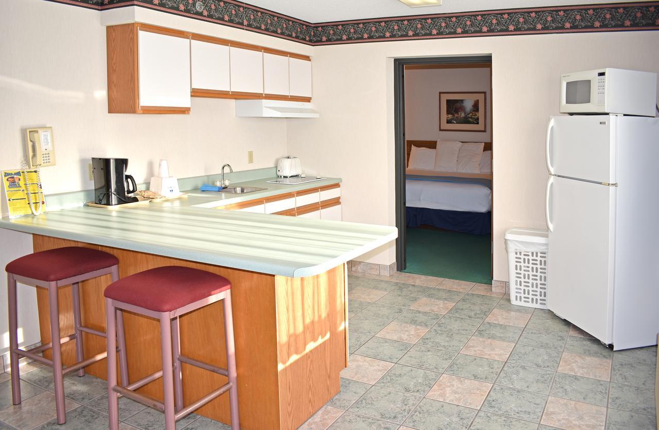 Americas Best Value Inn & Suites - Tahquamenon Country Newberry Exteriér fotografie
