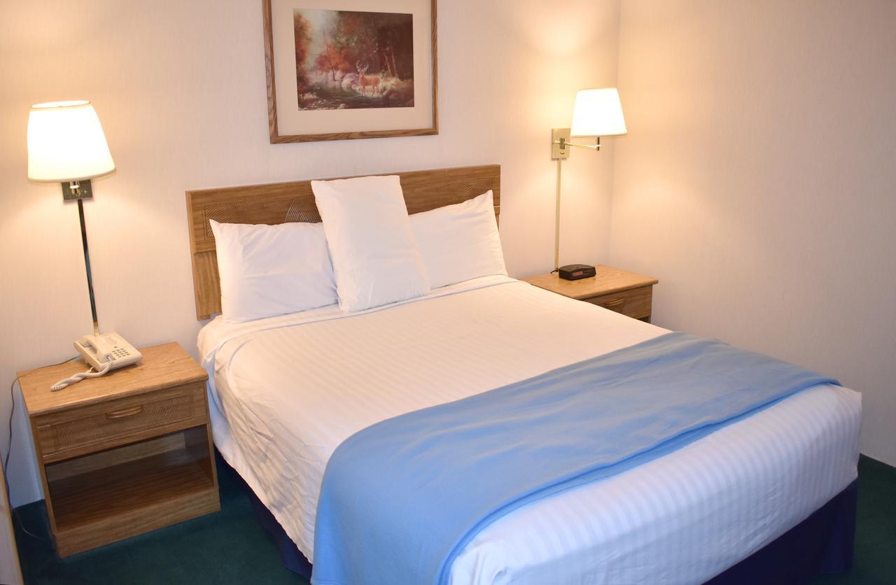 Americas Best Value Inn & Suites - Tahquamenon Country Newberry Exteriér fotografie