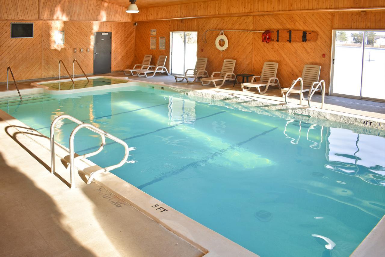 Americas Best Value Inn & Suites - Tahquamenon Country Newberry Exteriér fotografie
