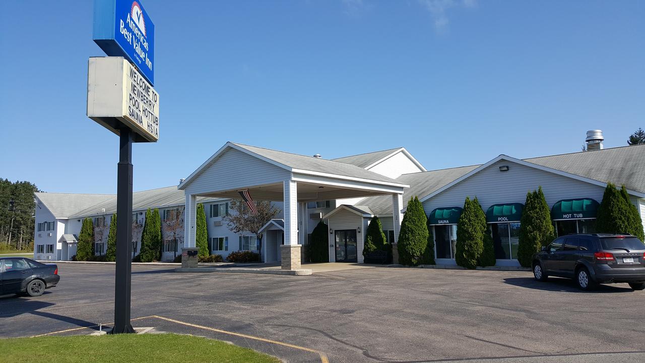 Americas Best Value Inn & Suites - Tahquamenon Country Newberry Exteriér fotografie